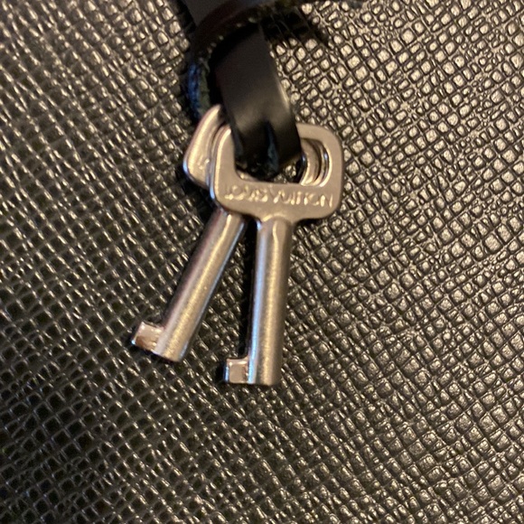 Louis Vuitton Taiga Men Briefcase - Picture 9 of 13